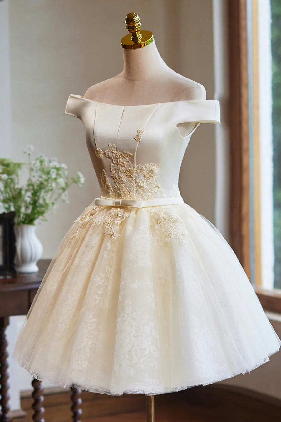 Lovely Knee Length Tulle Party Dress, Champagne Off the Shoulder Homecoming Dress TP807