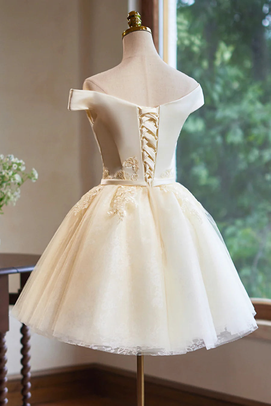 Lovely Knee Length Tulle Party Dress, Champagne Off the Shoulder Homecoming Dress TP807